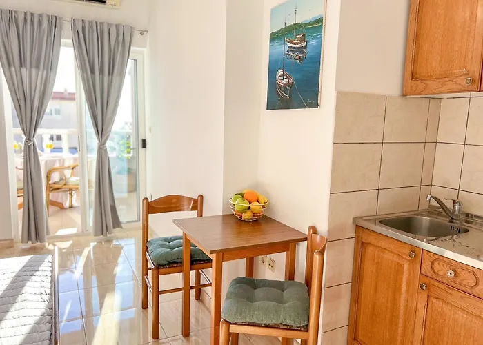 Apartment Holiday Makarska Διαμέρισμα *