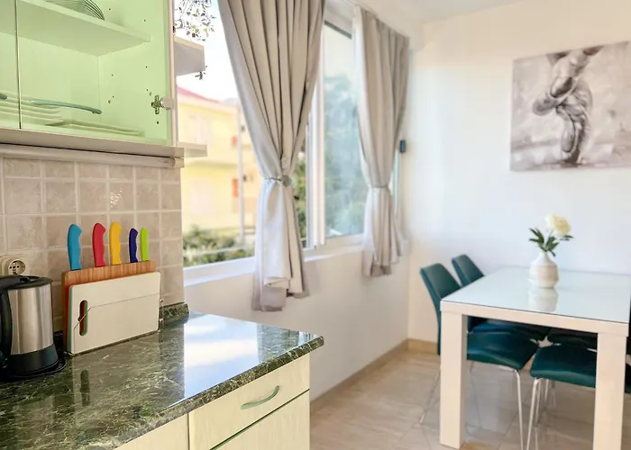 Apartment Holiday Makarska Μακάρσκα
