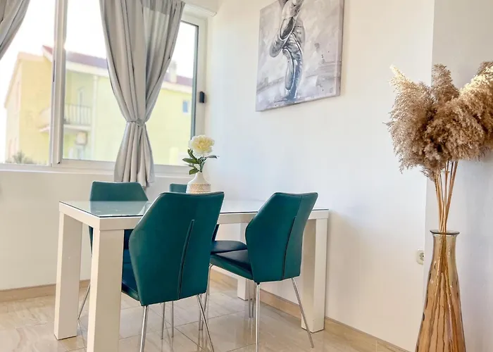 Apartment Holiday Makarska * Μακάρσκα