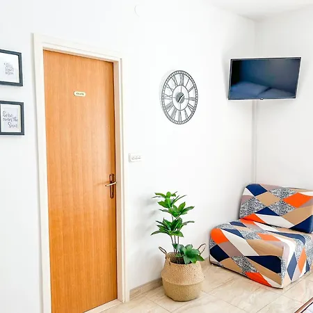 Apartment Holiday Makarska מאקרסקה