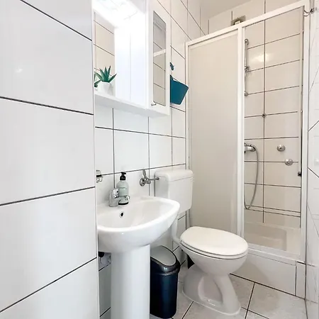 Apartment Holiday Makarska דירה *