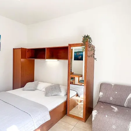 アパート Apartment Holiday Makarska マカルスカ