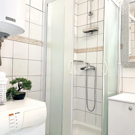 Apartment Holiday Makarska דירה *