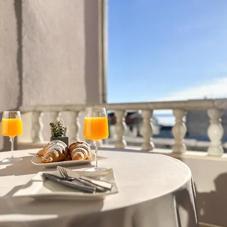 Apartment Holiday Makarska アパート