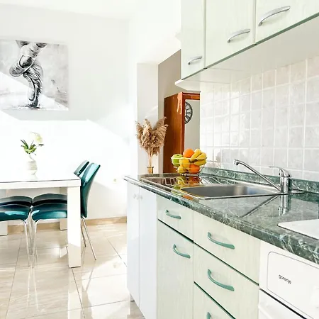 Apartment Holiday Makarska